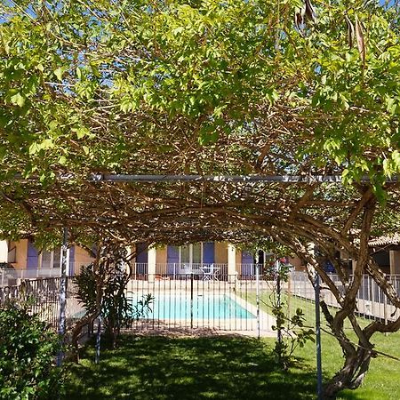 Appartements " Le Clos De La Cerisaie" Castillon-du-Gard Exterior foto