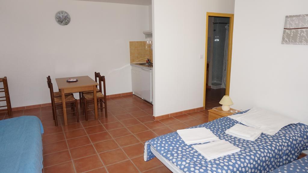 Appartements " Le Clos De La Cerisaie" Castillon-du-Gard Exterior foto