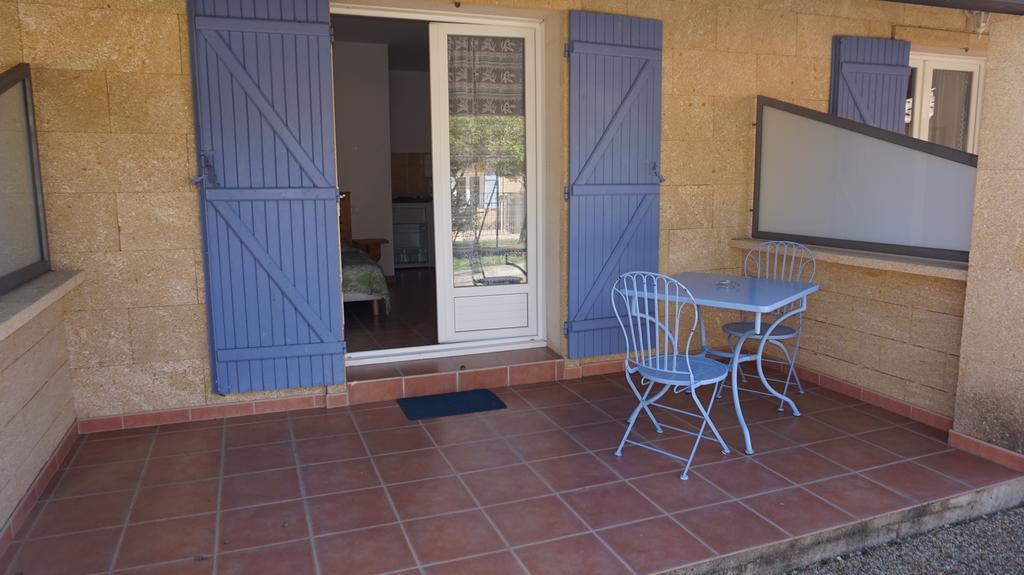 Appartements " Le Clos De La Cerisaie" Castillon-du-Gard Exterior foto