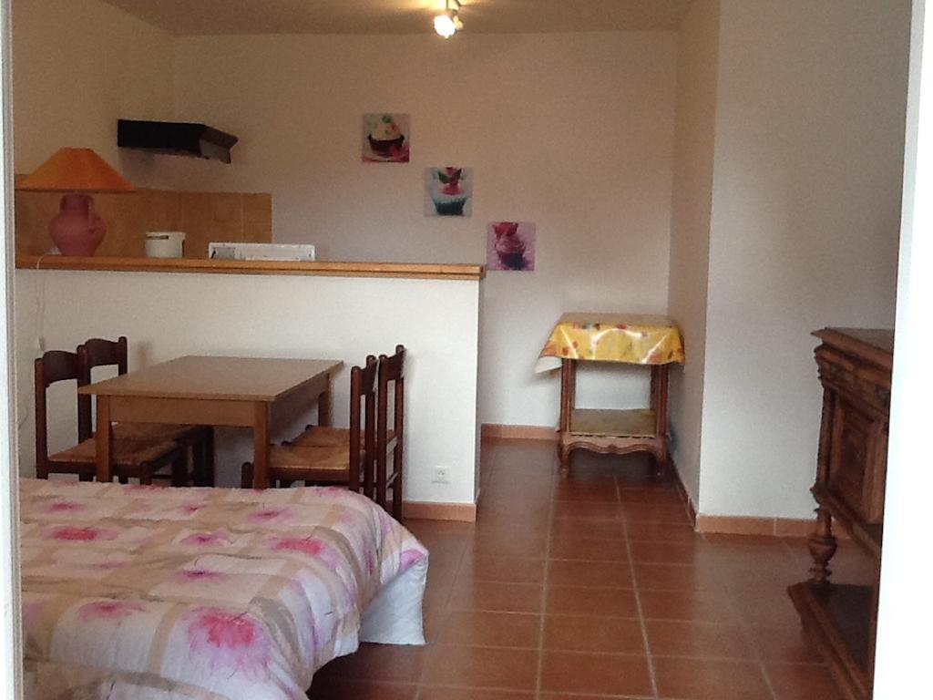 Appartements " Le Clos De La Cerisaie" Castillon-du-Gard Quarto foto