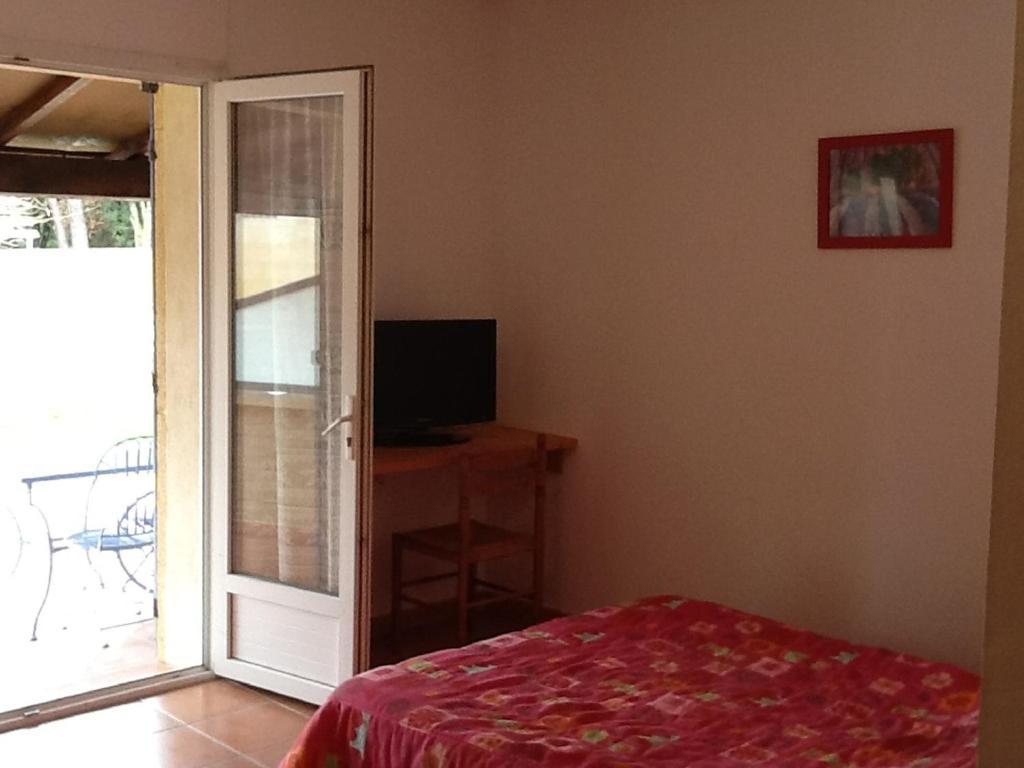 Appartements " Le Clos De La Cerisaie" Castillon-du-Gard Quarto foto