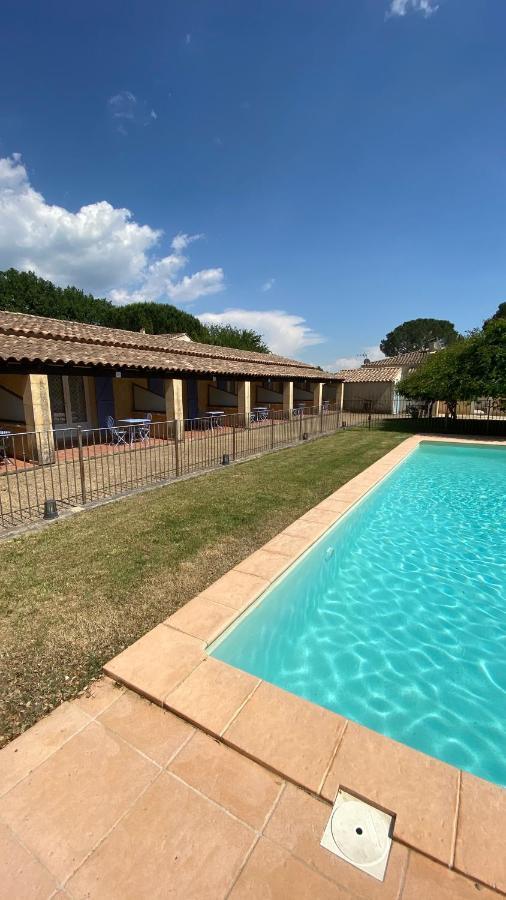 Appartements " Le Clos De La Cerisaie" Castillon-du-Gard Exterior foto